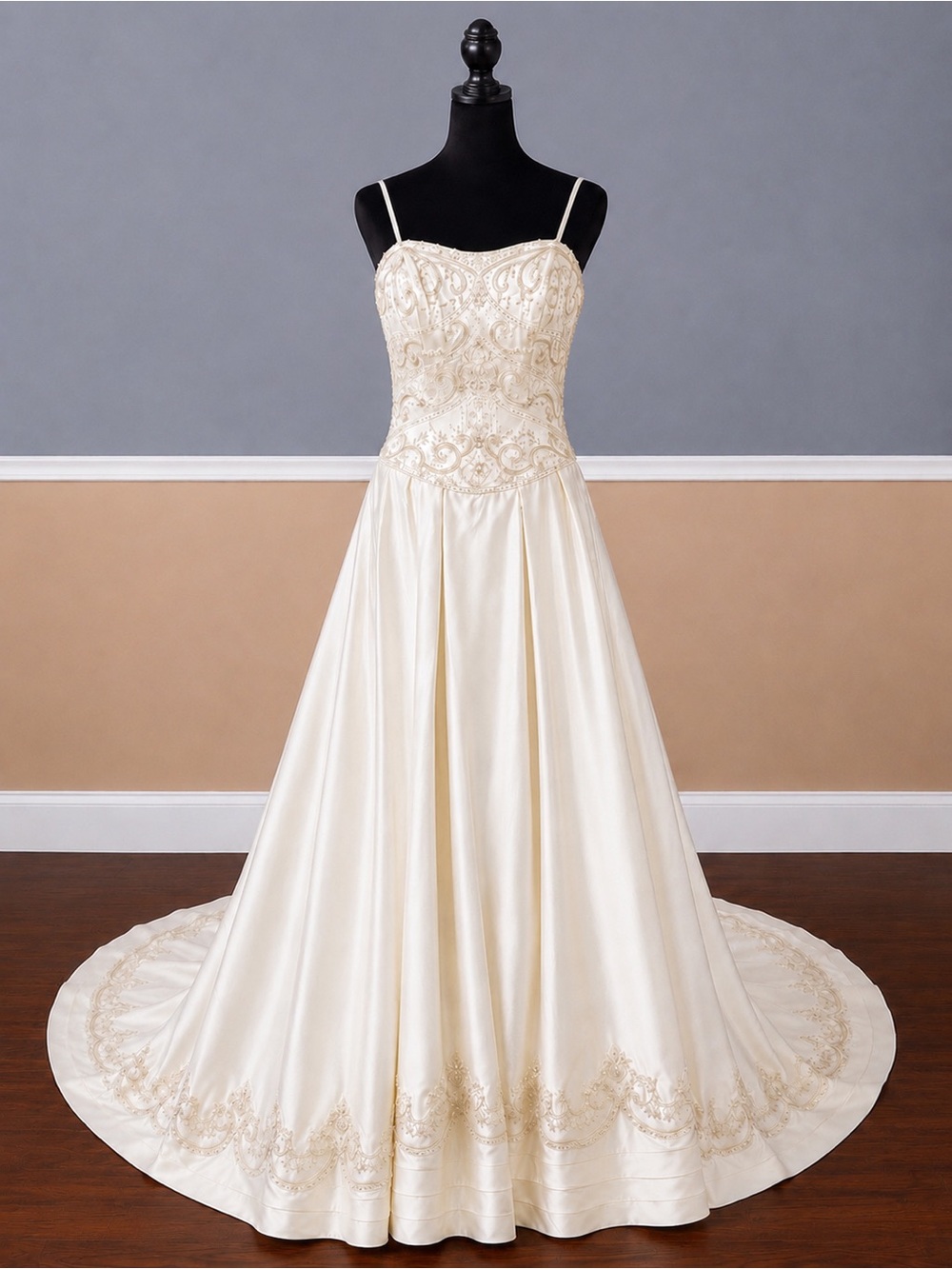 ✨ STUNNING NWT CHAMPAGNE BEADED WEDDING GOWN – SIZE 4 ✨